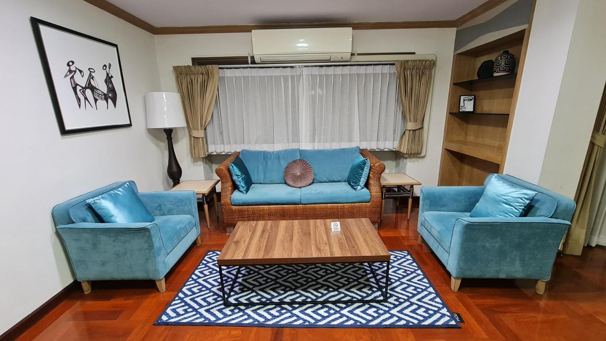 Service Thong Lo Ekkamai Prompong Apartment Bangkok