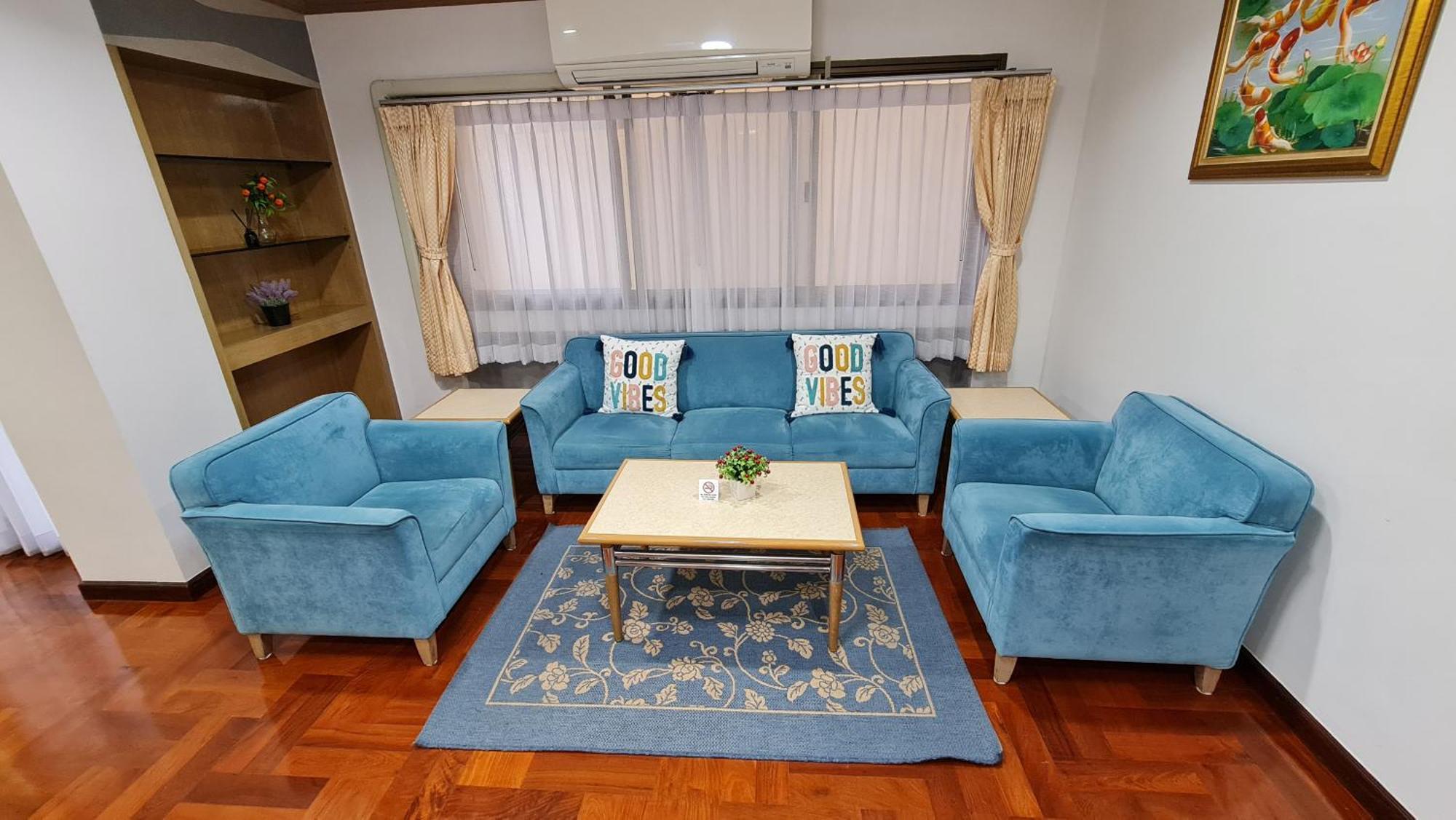 Service Thong Lo Ekkamai Prompong Apartment Bangkok