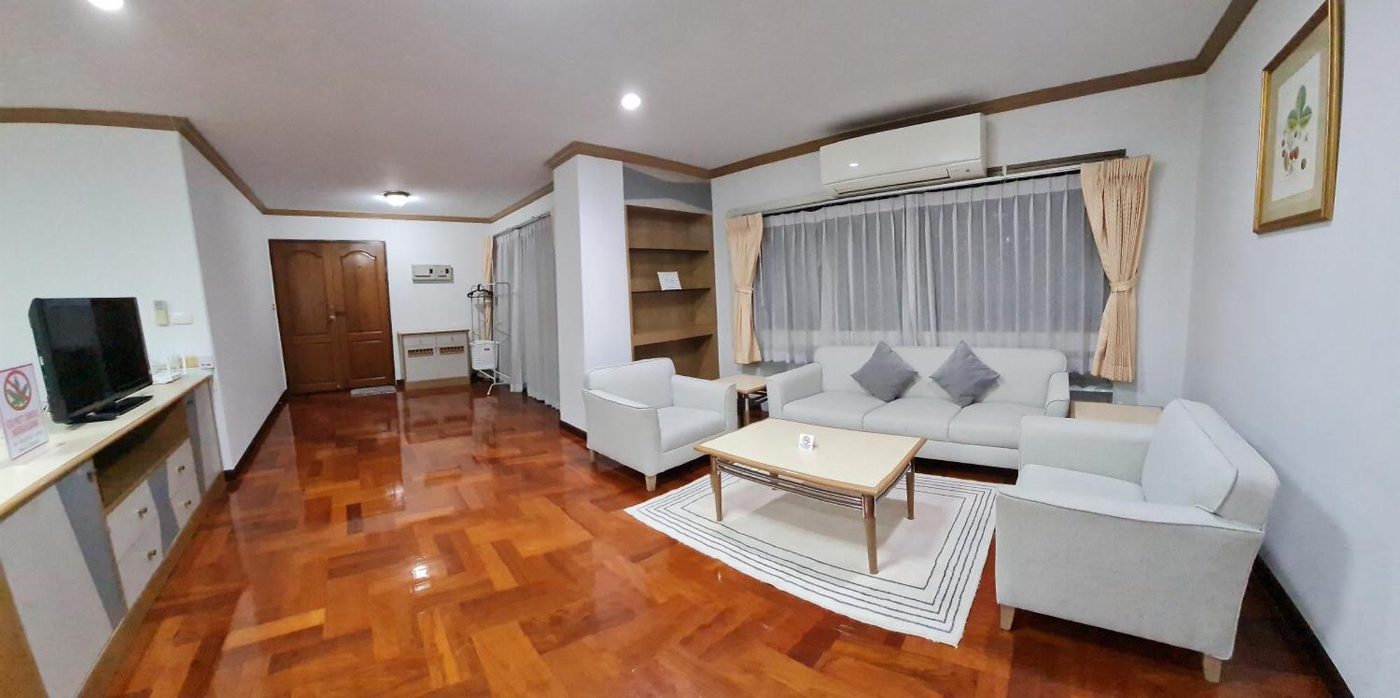 Service Thong Lo Ekkamai Prompong Apartment